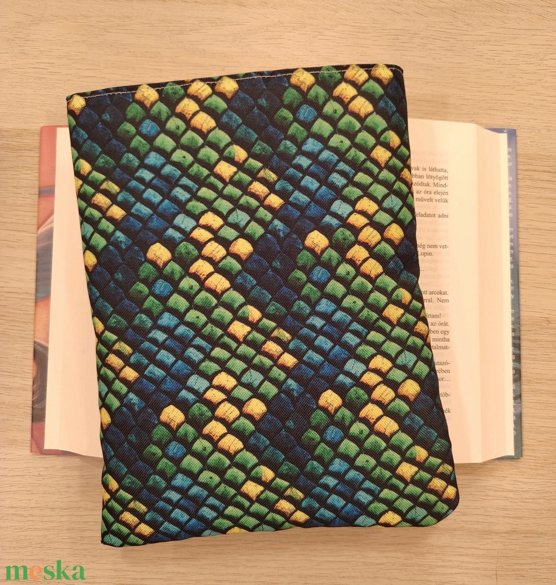 Vízhatlan ölelhető könyvtok (kígyó))  - könyv & zene - könyvtok - Meska.hu