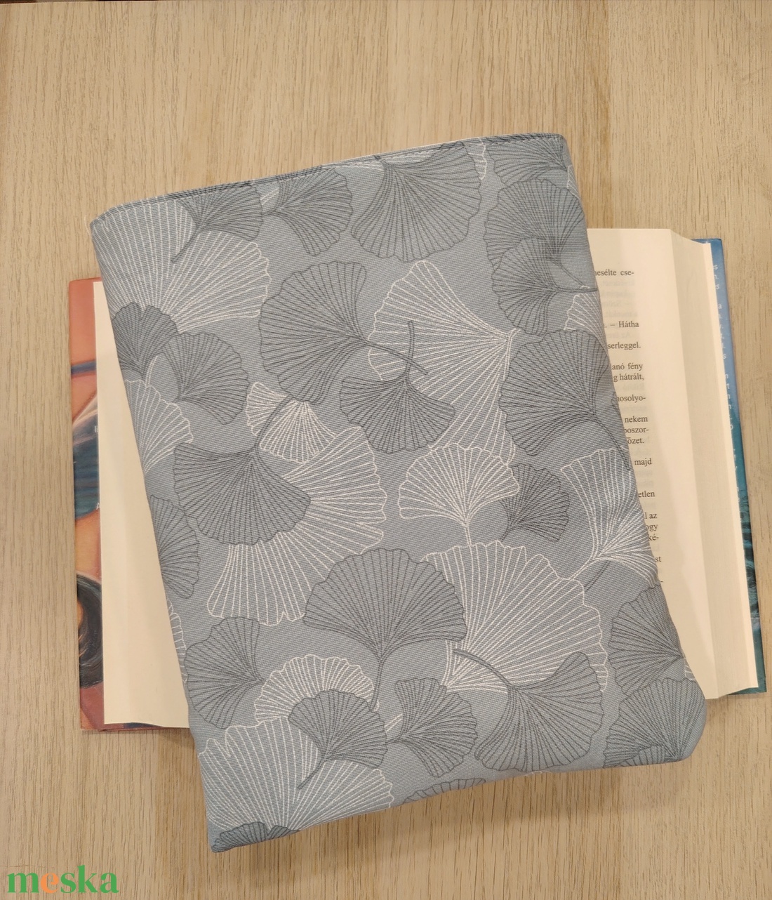 Ginkgo ölelhető könyvtok - otthon & életmód - papír, írószer - könyv- és füzetborító - Meska.hu