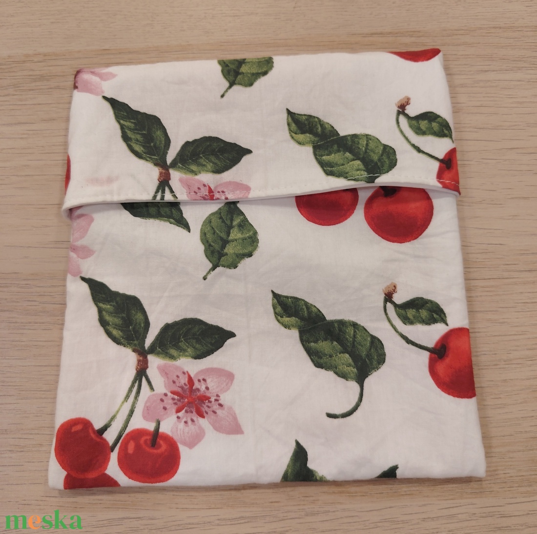 Meggyes nasi tasak - táska & tok - uzsonna- & ebéd tartó - szendvics csomagoló - Meska.hu