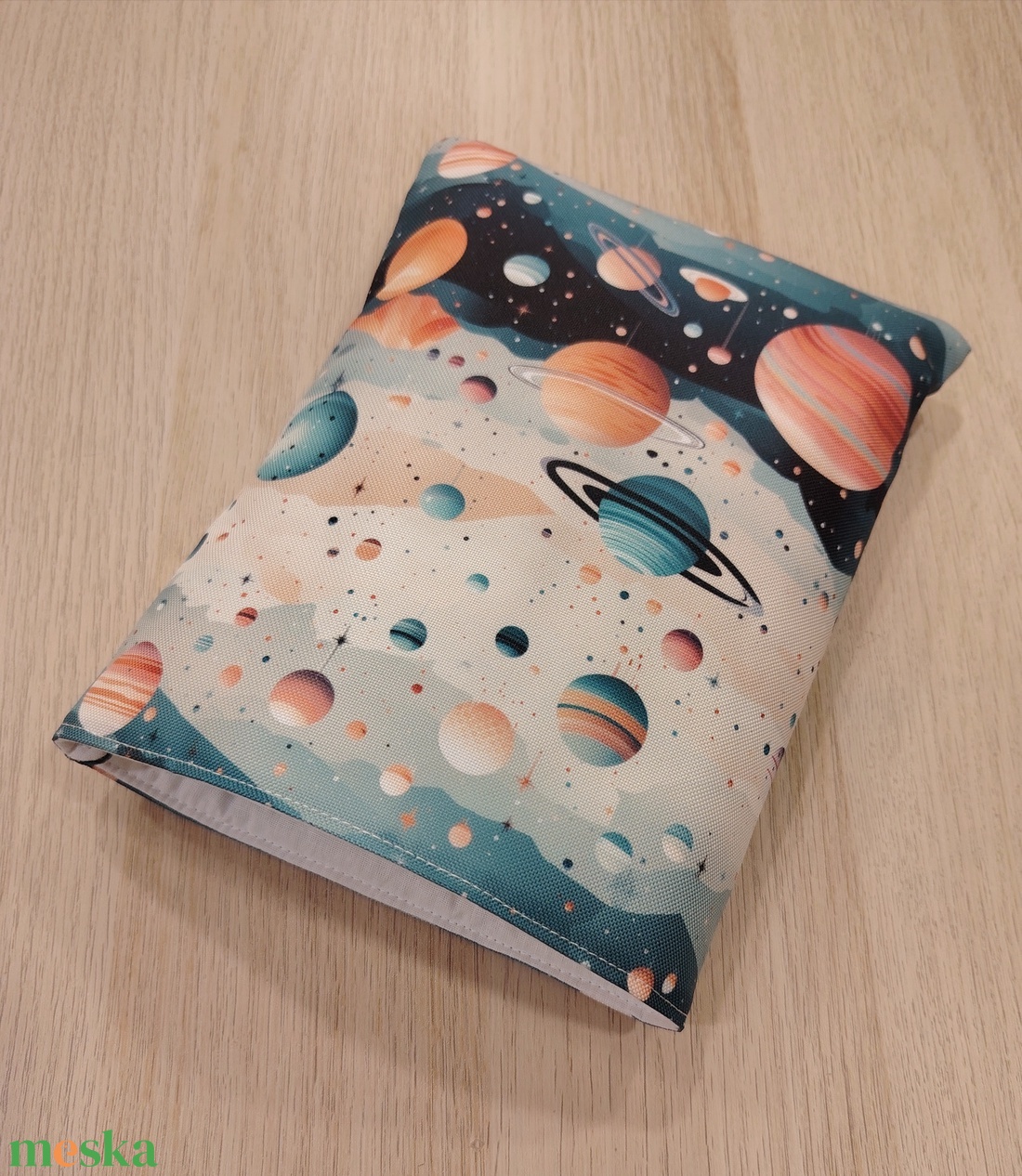 Vízhatlan ölelhető könyvtok (bolygós)  - könyv & zene - könyvtok - Meska.hu