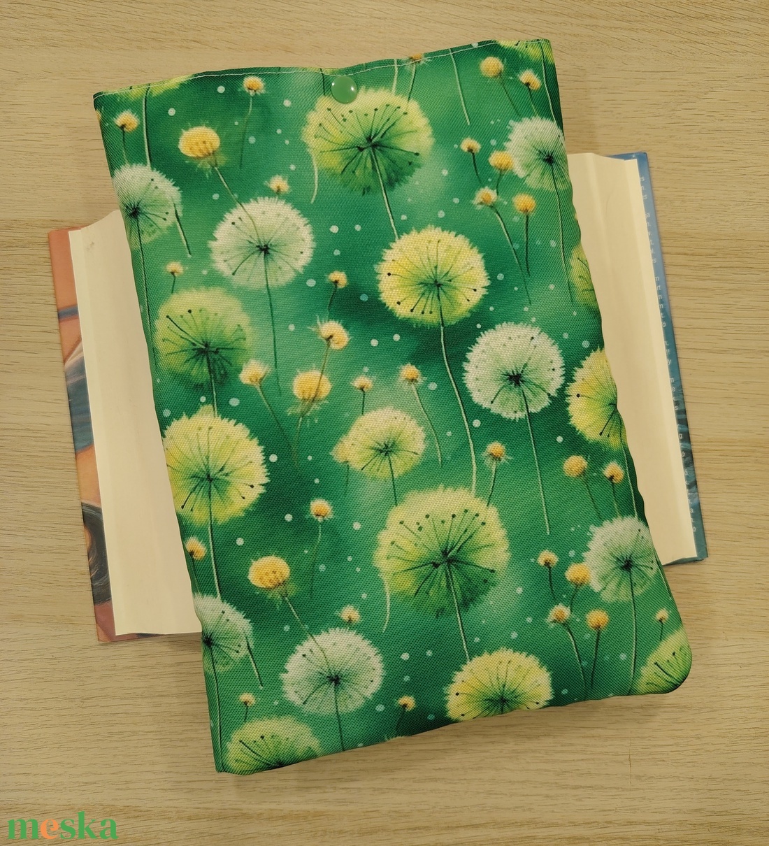 Nagy zárható vízhatlan könyvtok/tablet tok  (pitypang)  - otthon & életmód - papír, írószer - könyv- és füzetborító - Meska.hu