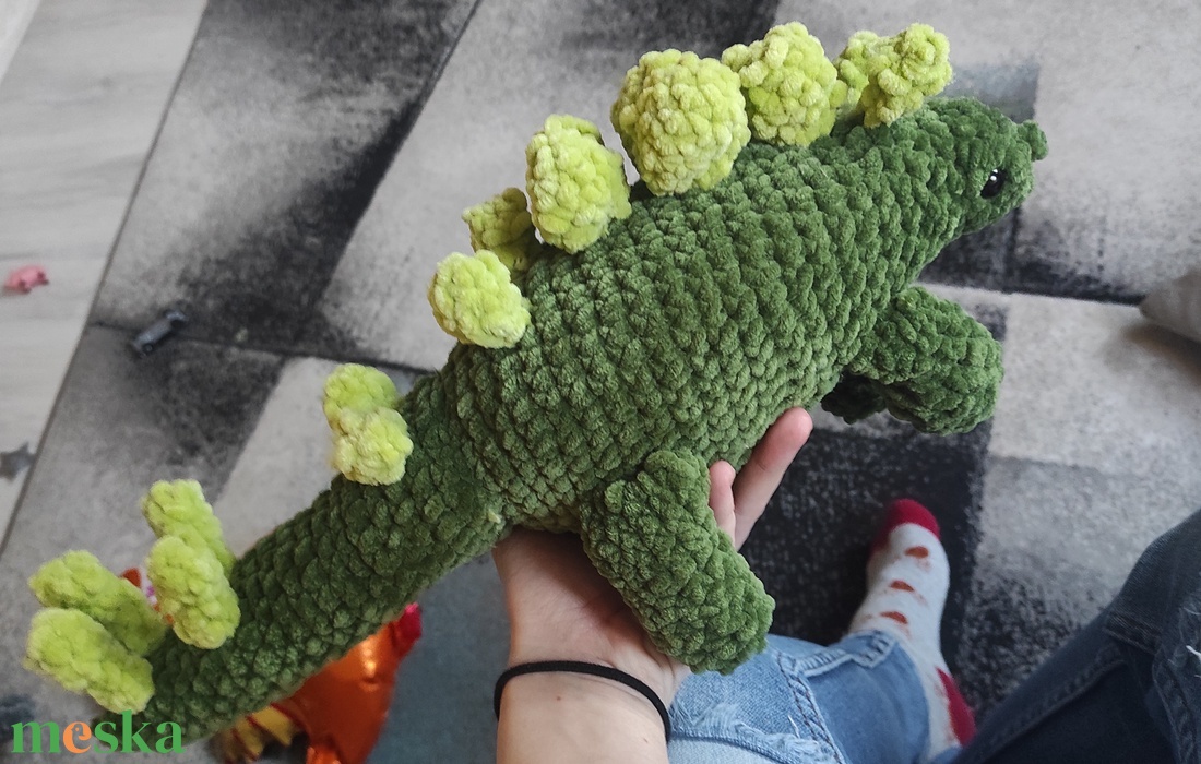 Horgolt stegosaurus - játék & sport - plüssállat & játékfigura - plüss dínók - Meska.hu Horgolt stegosaurus - játék & sport - plüssállat & játékfigura - plüss dínók - Meska.hu