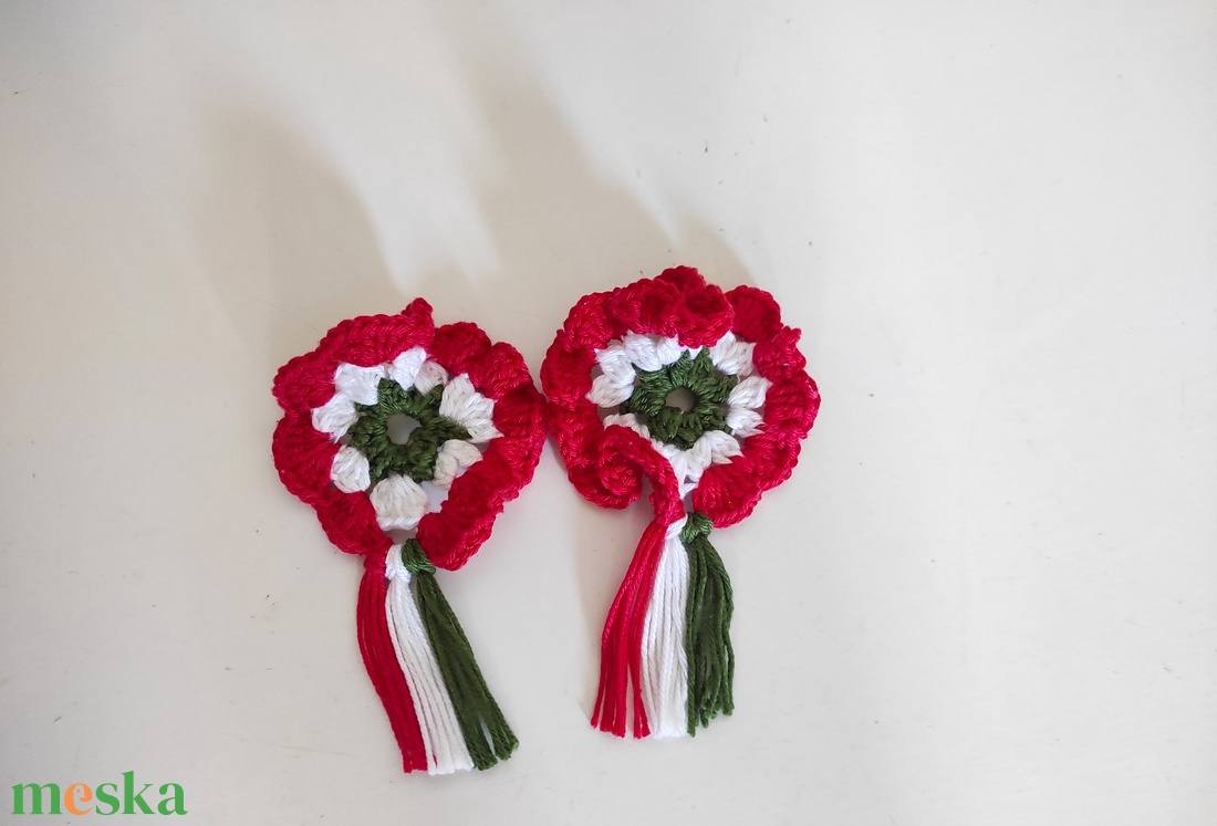 Kokárda - ékszer - kitűző és bross - kitűző - Meska.hu Kokárda - ékszer - kitűző és bross - kitűző - Meska.hu