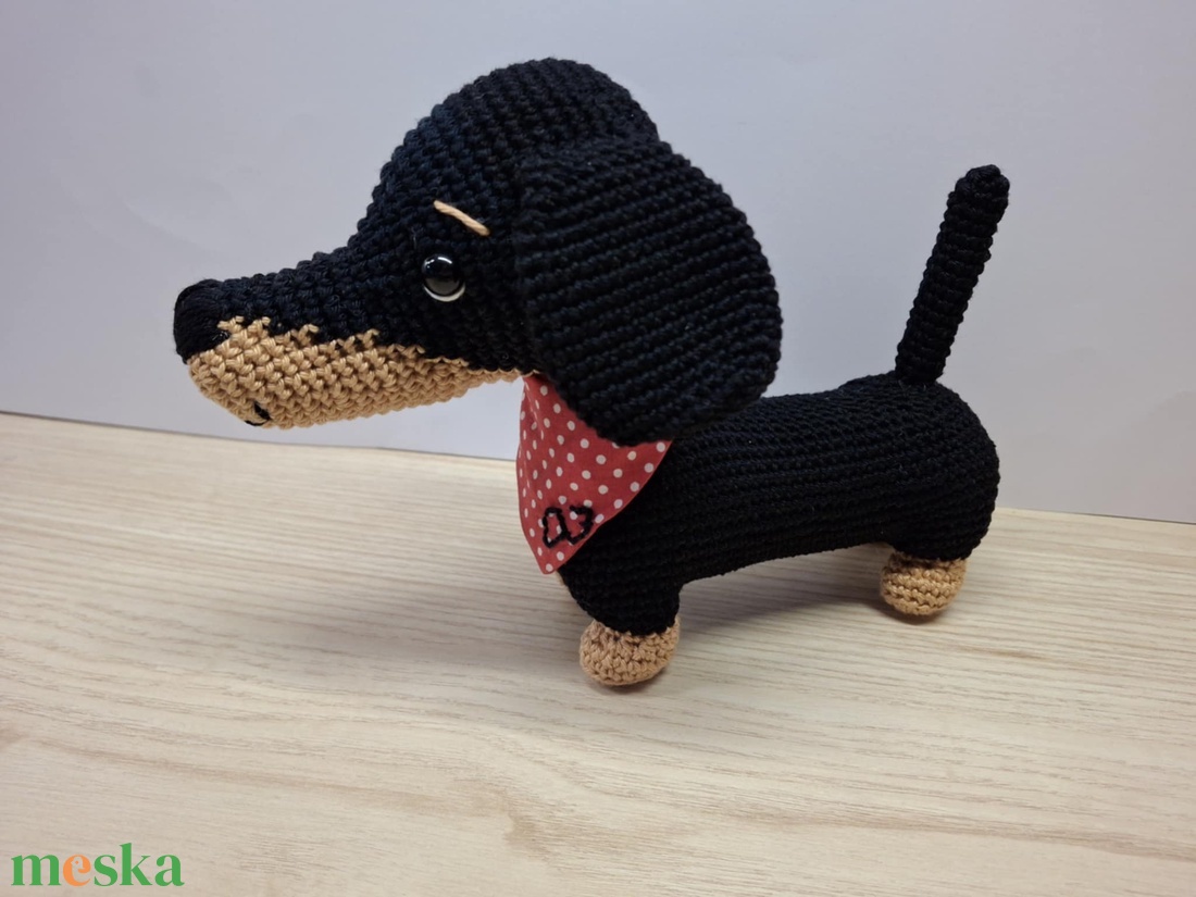 Horgolt tacskó figura - játék & sport - plüssállat & játékfigura - kutya - Meska.hu Horgolt tacskó figura - játék & sport - plüssállat & játékfigura - kutya - Meska.hu