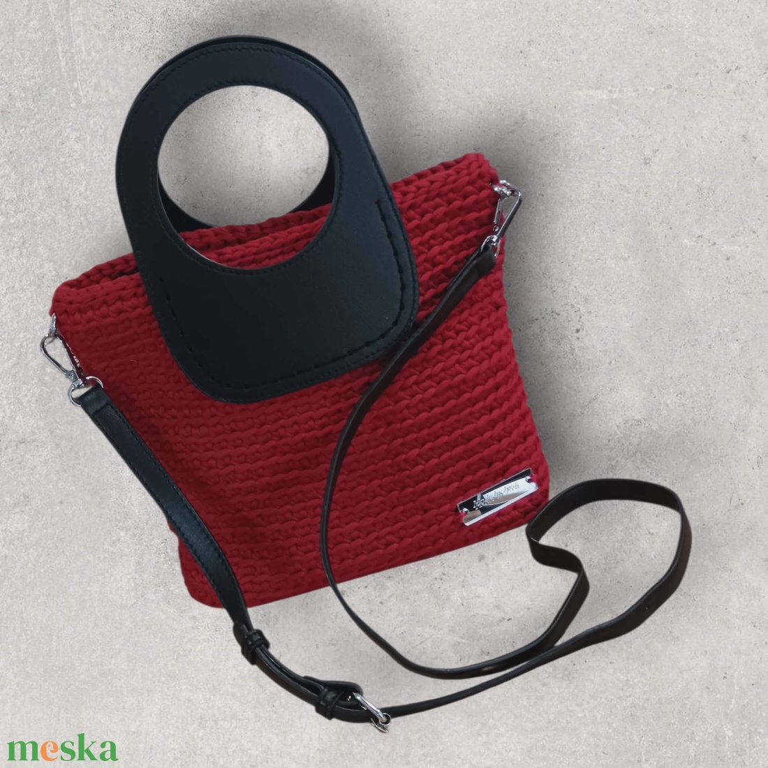 Meggypiros színű válltáska, kézitáska - táska & tok - kézitáska & válltáska - válltáska - Meska.hu