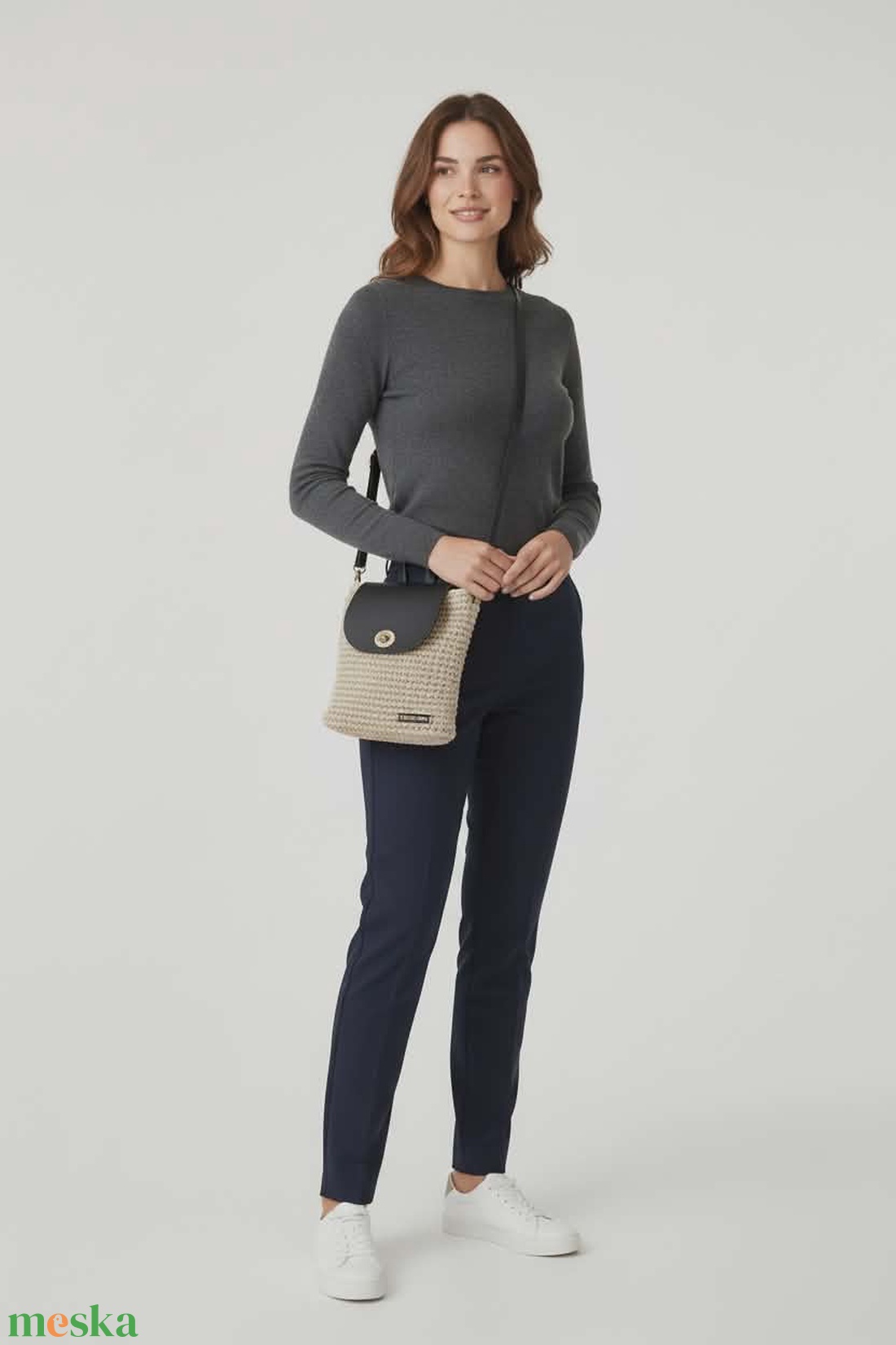 Kis méretű horgolt válltáska len színben - táska & tok - kézitáska & válltáska - válltáska - Meska.hu