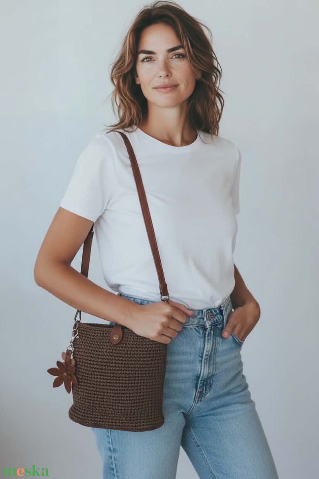 Kis méretű barna válltáska - táska & tok - kézitáska & válltáska - válltáska - Meska.hu