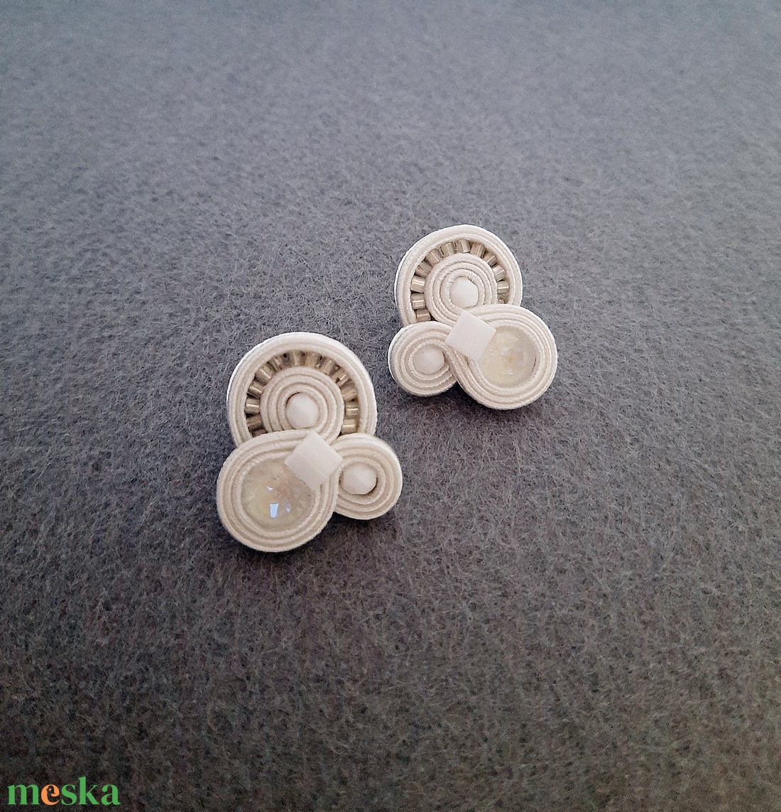 Elegáns sujtás fülbevaló - ékszer - fülbevaló - pötty fülbevaló - Meska.hu