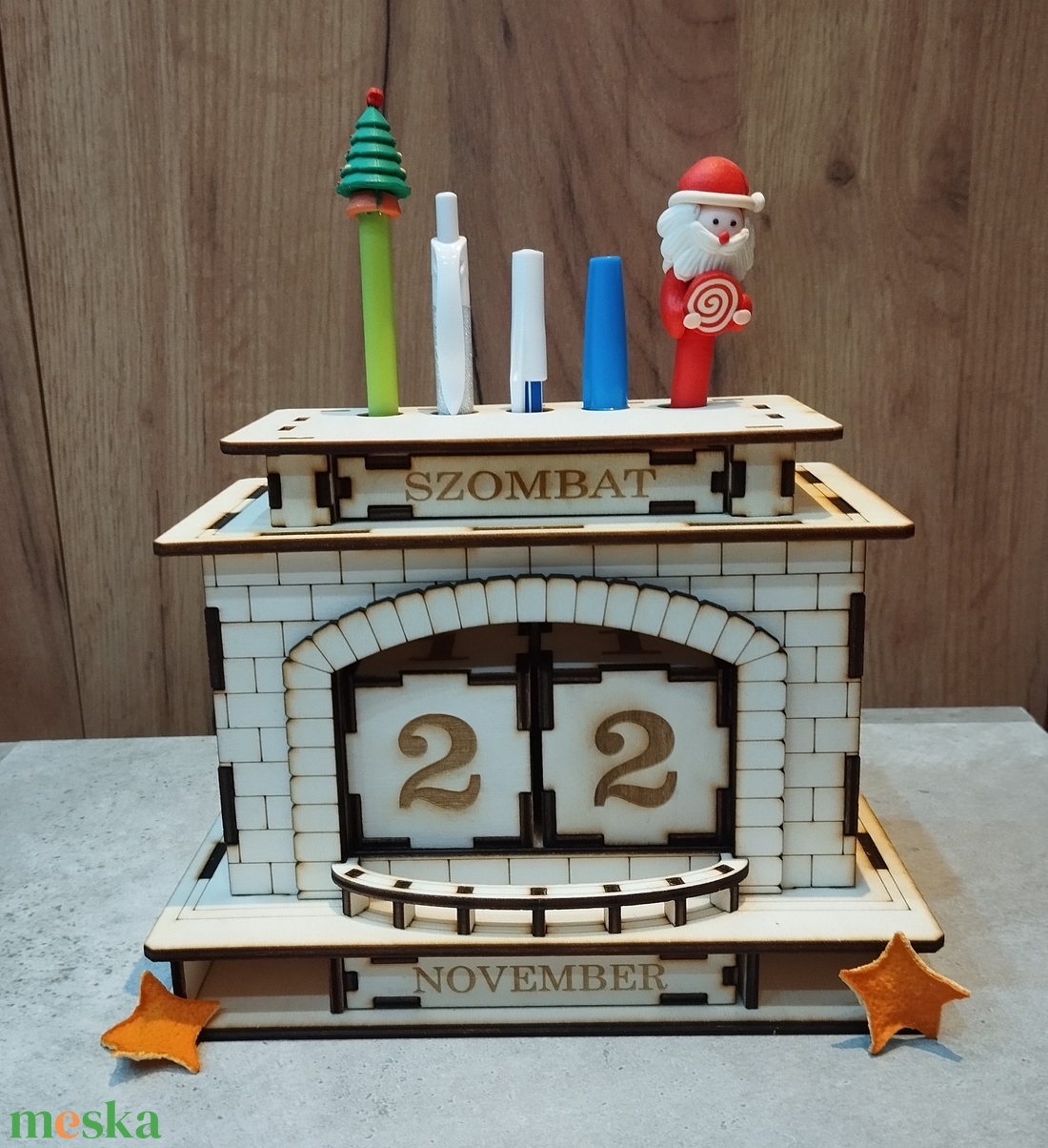 Kandalló formájú öröknaptár ceruza tartóval  - otthon & életmód - dekoráció - fali és függő dekoráció - falinaptár & öröknaptár - Meska.hu