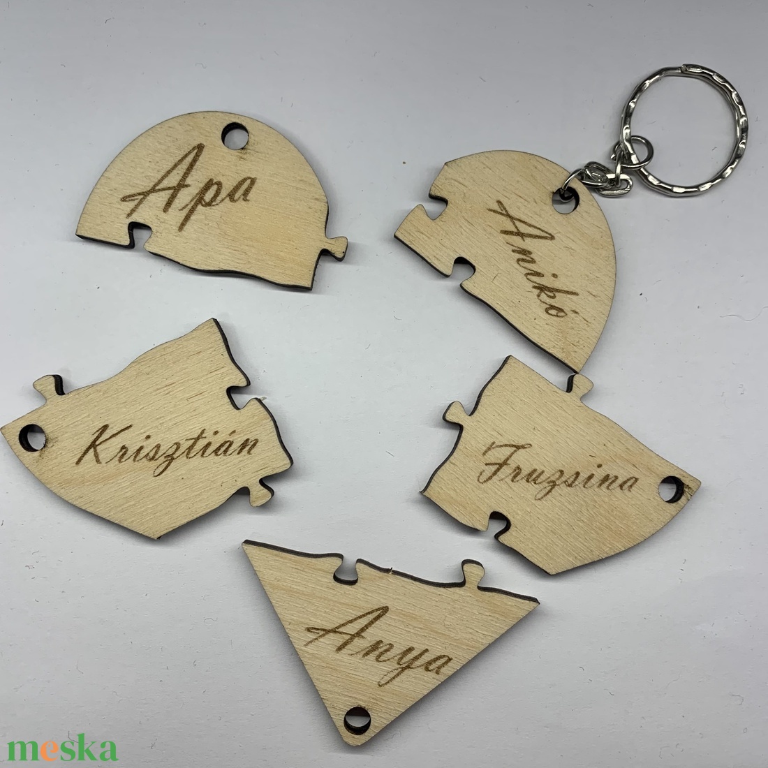 Szív formájú puzzle kulcstartó 5 családtagnak - táska & tok - kulcstartó & táskadísz - kulcstartó - Meska.hu Szív formájú puzzle kulcstartó 5 családtagnak - táska & tok - kulcstartó & táskadísz - kulcstartó - Meska.hu