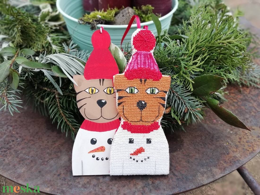 Cica hóemberes pulcsiban keresztszemes minta - kellékek & szerszámok - Meska.hu