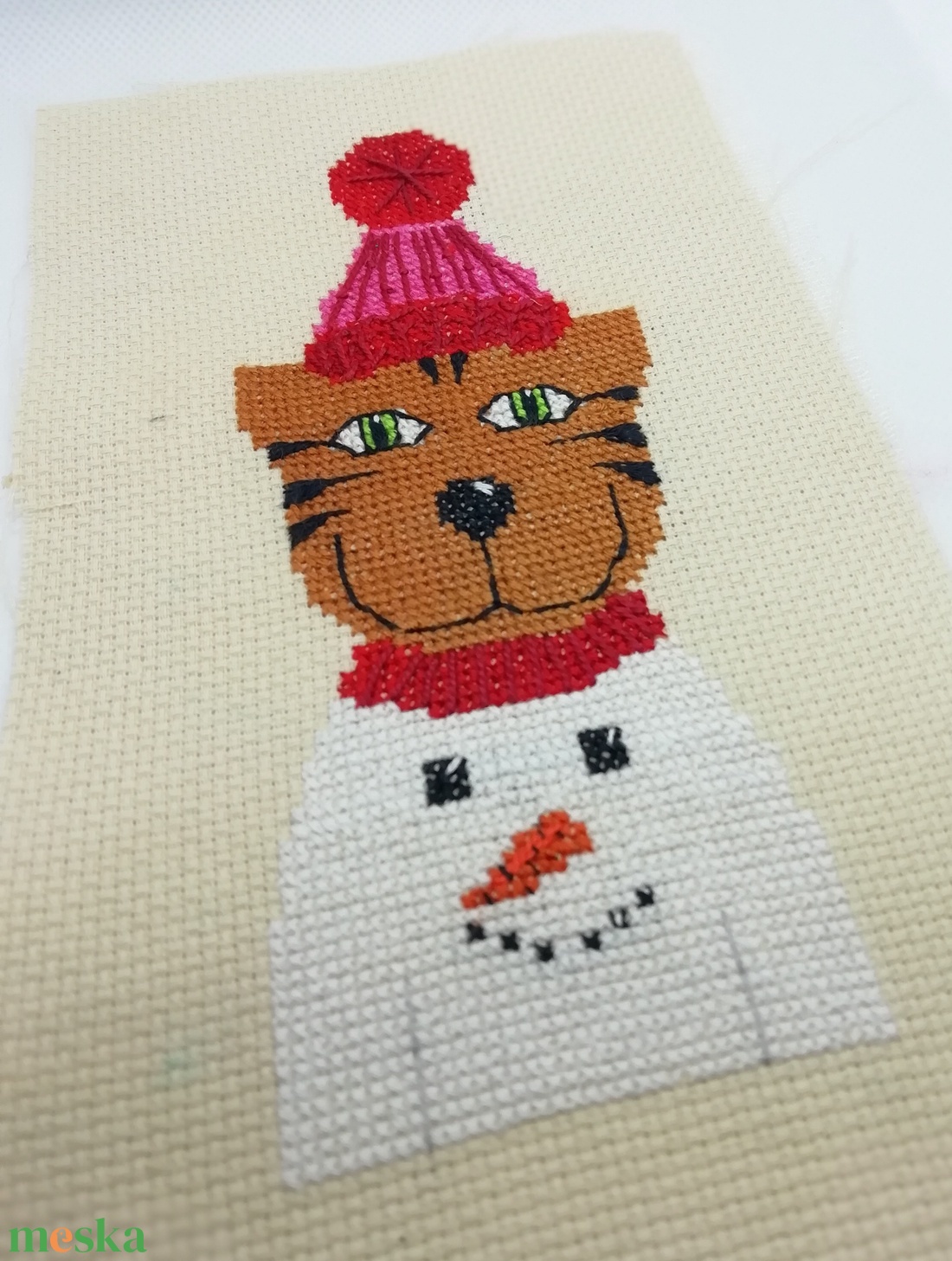 Cica hóemberes pulcsiban keresztszemes minta - kellékek & szerszámok - Meska.hu