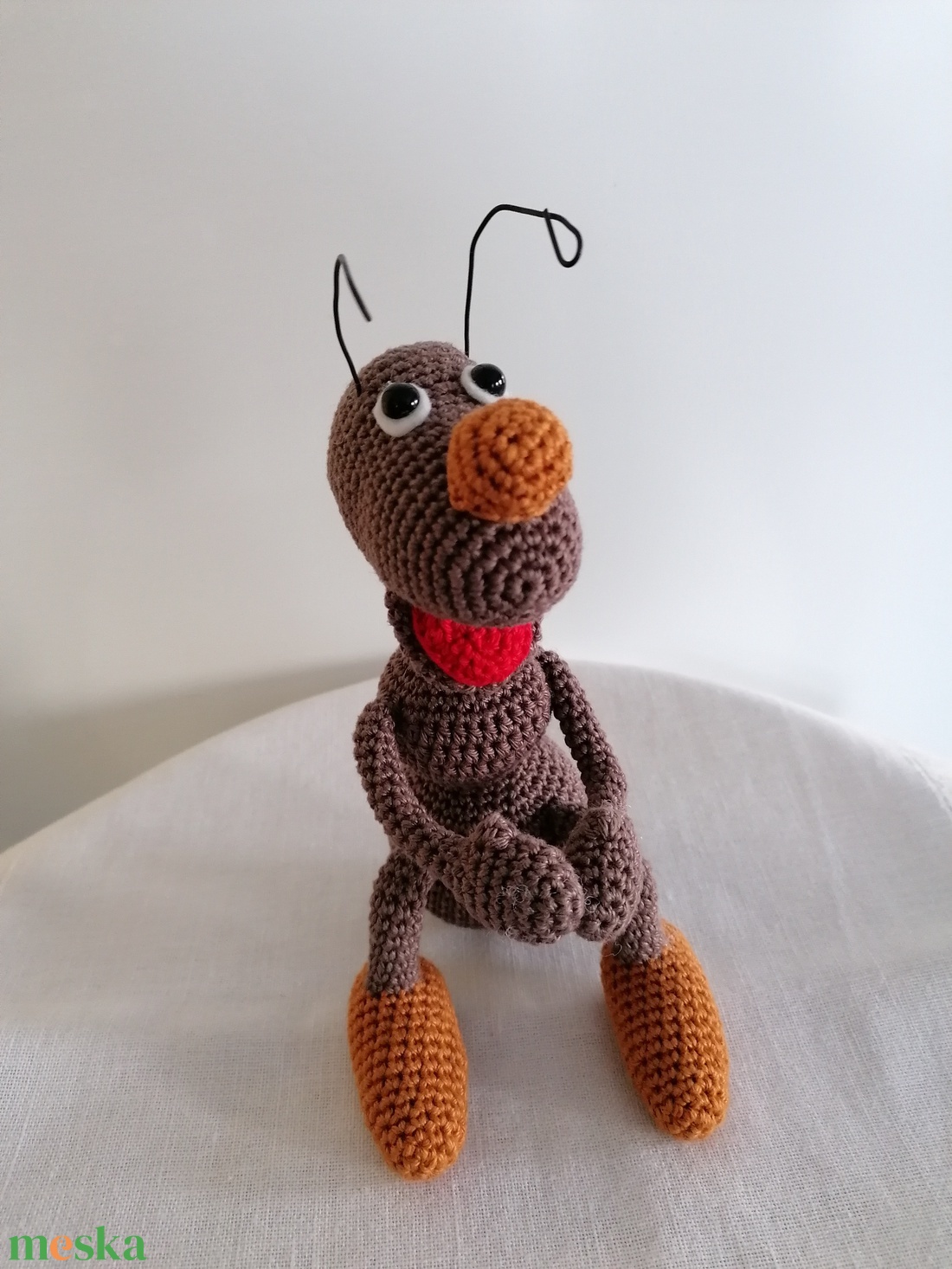 Amigurumi hangya  - otthon & életmód - dekoráció - asztal és polc dekoráció - asztaldísz - Meska.hu