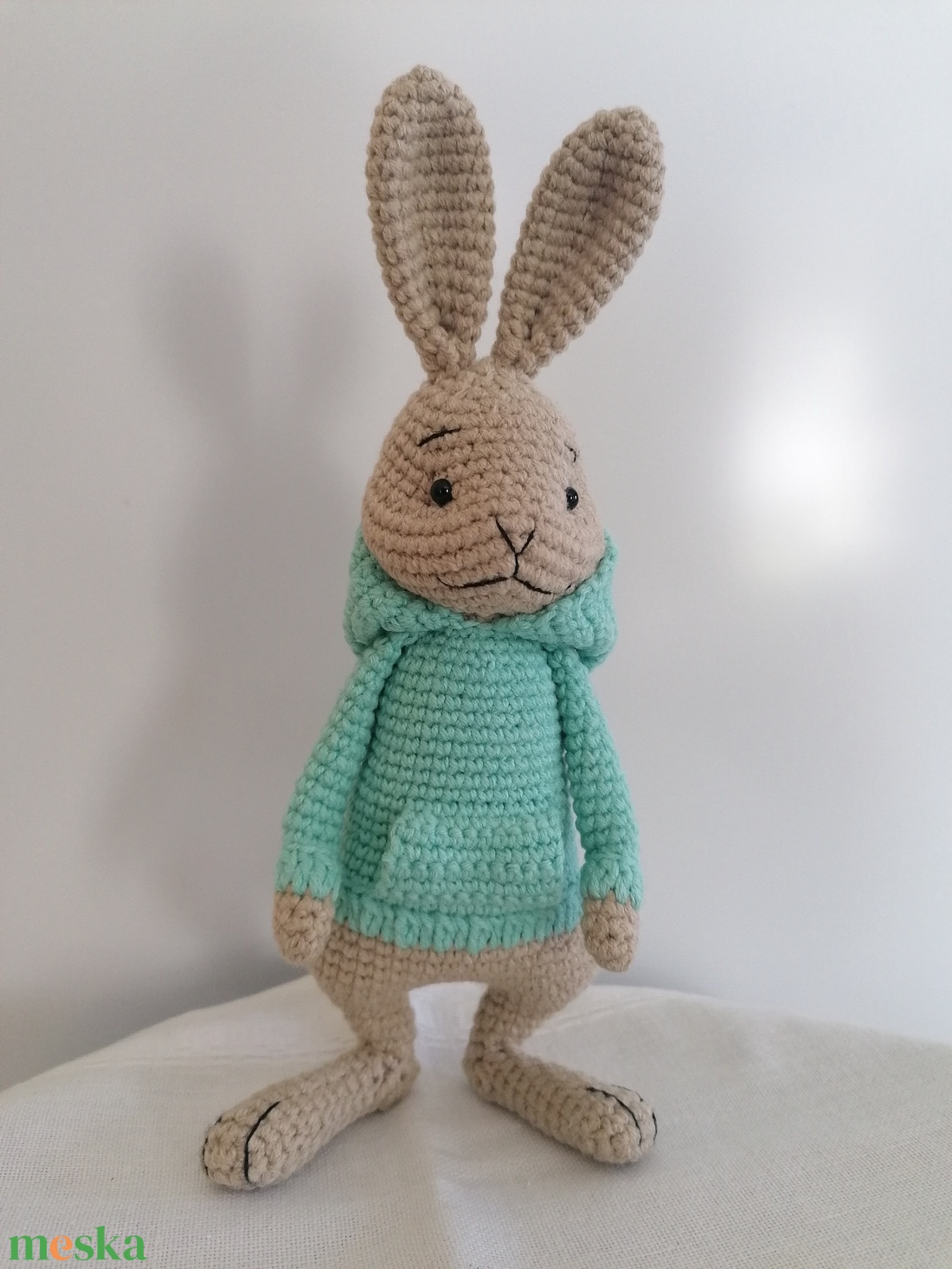 Amigurumi nyuszi kapucnis pulcsiban  - játék & sport - plüssállat & játékfigura - nyuszi - Meska.hu