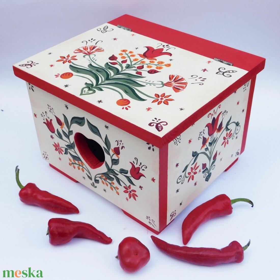 Hagyományos stílusú, mesés hangulatú, menyasszonyi láda, tulipános festett fa ládikó, magyar motívumos tulipános láda - esküvő - esküvői szett - Meska.hu Hagyományos stílusú, mesés hangulatú, menyasszonyi láda, tulipános festett fa ládikó, magyar motívumos tulipános láda - esküvő - esküvői szett - Meska.hu