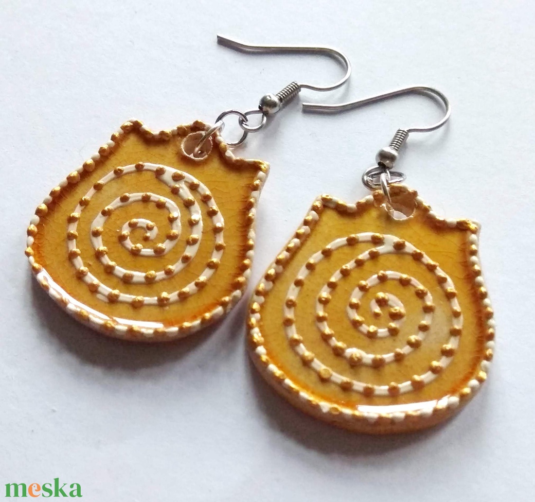 Napsárga tulipán - kerámia fülbevaló - ékszer - fülbevaló - lógó fülbevaló - Meska.hu