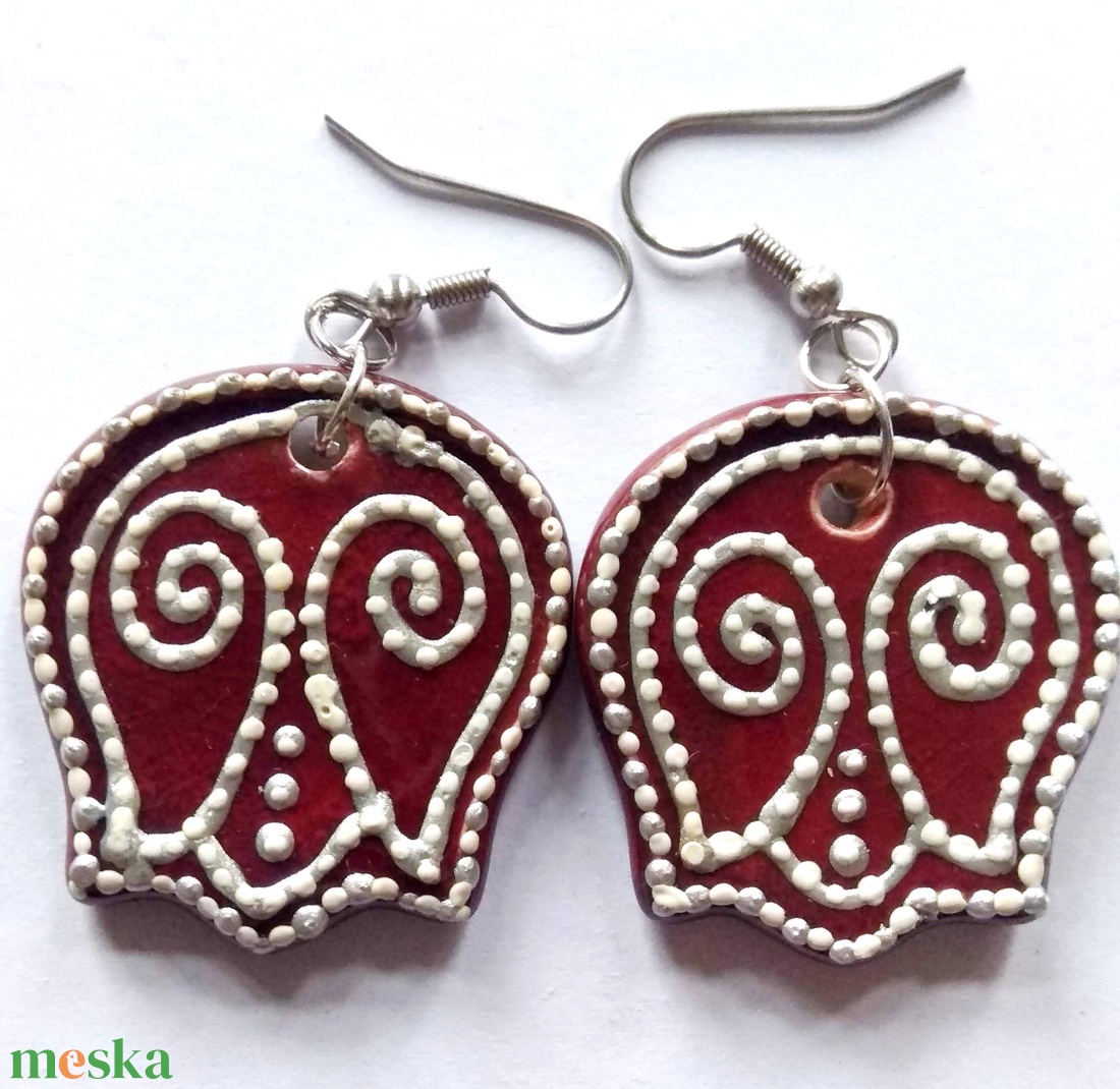 Bordó tulipán - kerámia fülbevaló - ékszer - fülbevaló - lógó fülbevaló - Meska.hu