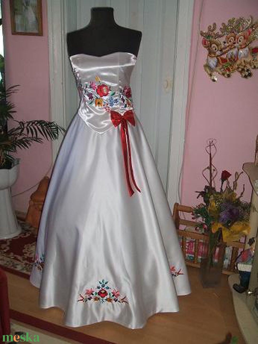 Menyasszonyi ruha, kalocsai hímzéssel, egyedi. - esküvő - ruha - menyasszonyi ruha - Meska.hu