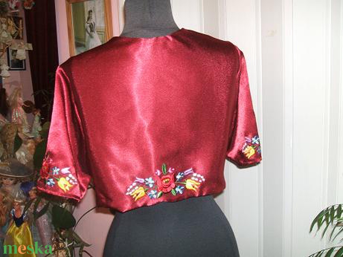 Kalocsai himzett boleró - esküvő - kiegészítők - bolero és válltakaró - Meska.hu Kalocsai himzett boleró - esküvő - kiegészítők - bolero és válltakaró - Meska.hu