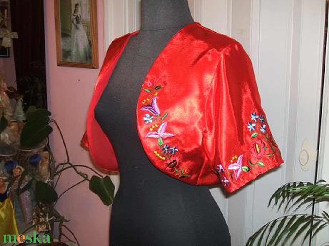 Kalocsai himzett boleró - esküvő - kiegészítők - bolero és válltakaró - Meska.hu Kalocsai himzett boleró - esküvő - kiegészítők - bolero és válltakaró - Meska.hu