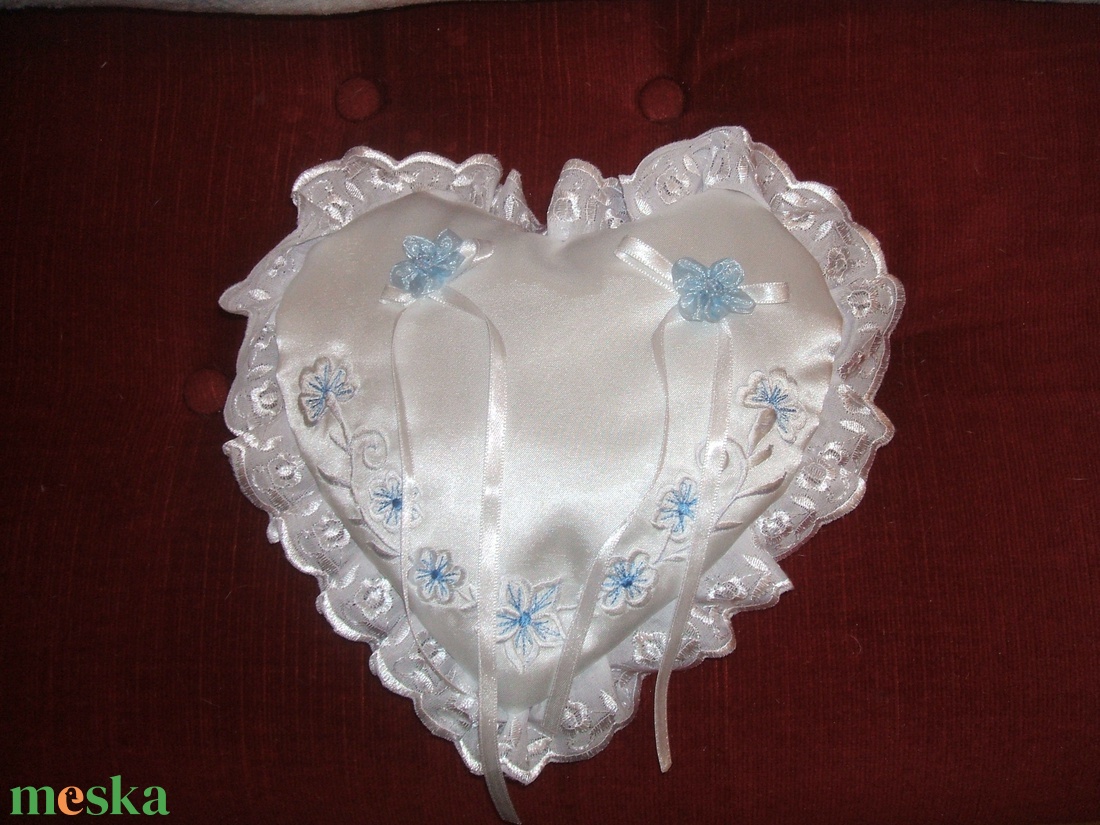 Gyürüpárna, elegáns, fehér, himzett. - esküvő - kiegészítők - gyűrűtartó & gyűrűpárna - Meska.hu Gyürüpárna, elegáns, fehér, himzett. - esküvő - kiegészítők - gyűrűtartó & gyűrűpárna - Meska.hu
