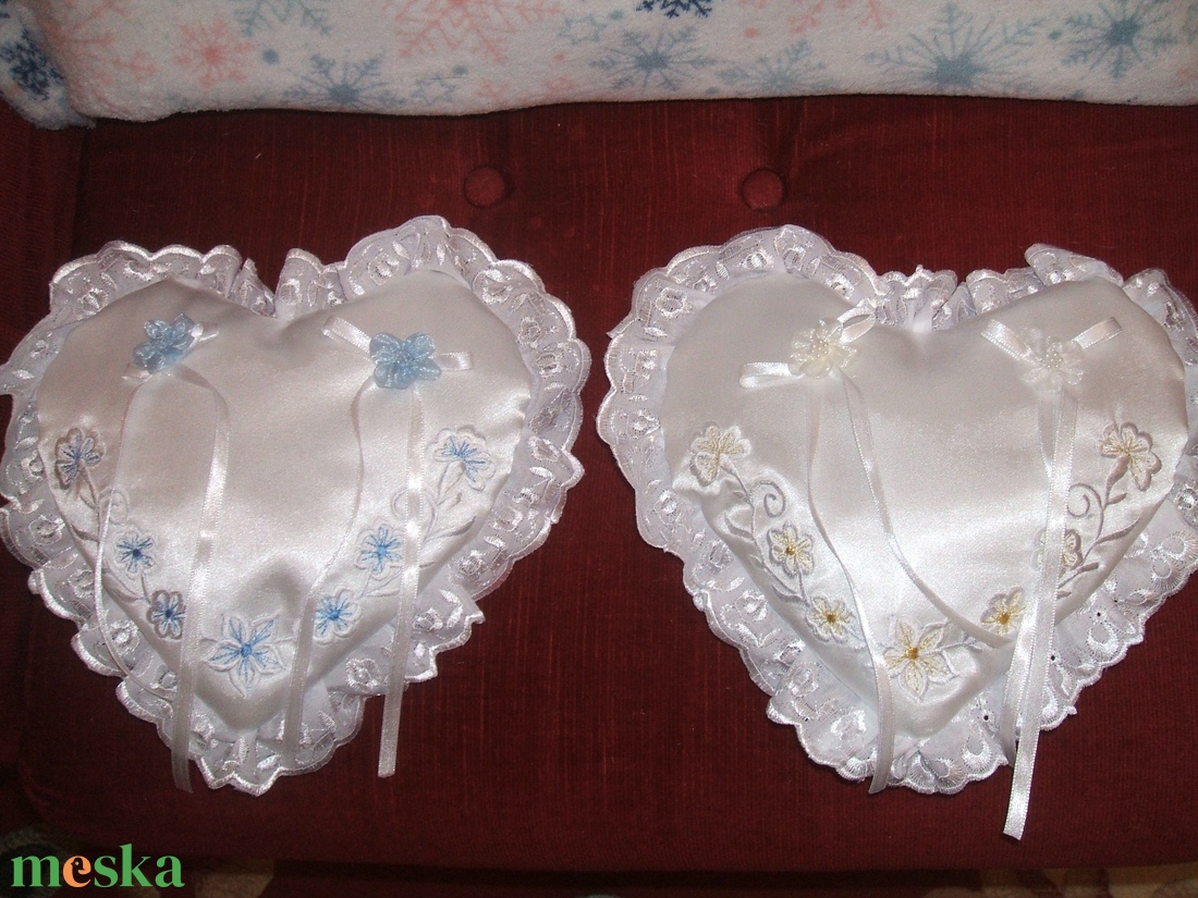 Gyürüpárna, elegáns, fehér, himzett. - esküvő - kiegészítők - gyűrűtartó & gyűrűpárna - Meska.hu Gyürüpárna, elegáns, fehér, himzett. - esküvő - kiegészítők - gyűrűtartó & gyűrűpárna - Meska.hu