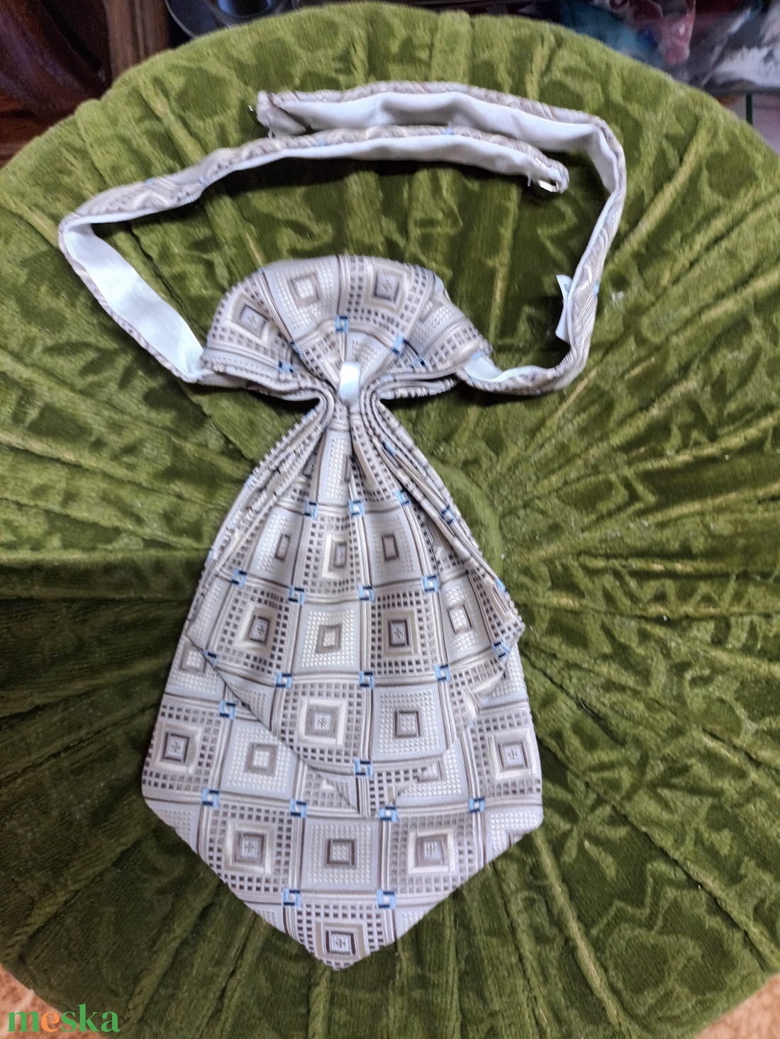Elegáns, egyedi férfi nyakkendő a ruha szép kiegészítője. - ruha & divat - férfi ruha - nyakkendő - Meska.hu Elegáns, egyedi férfi nyakkendő a ruha szép kiegészítője. - ruha & divat - férfi ruha - nyakkendő - Meska.hu
