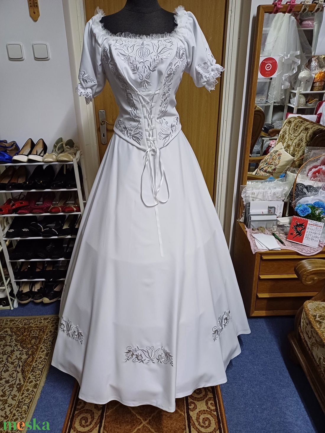 Menyasszonyi, báli, szalagavatós palotás ruha, ezüst himzett.  - esküvő - ruha - menyasszonyi ruha - Meska.hu