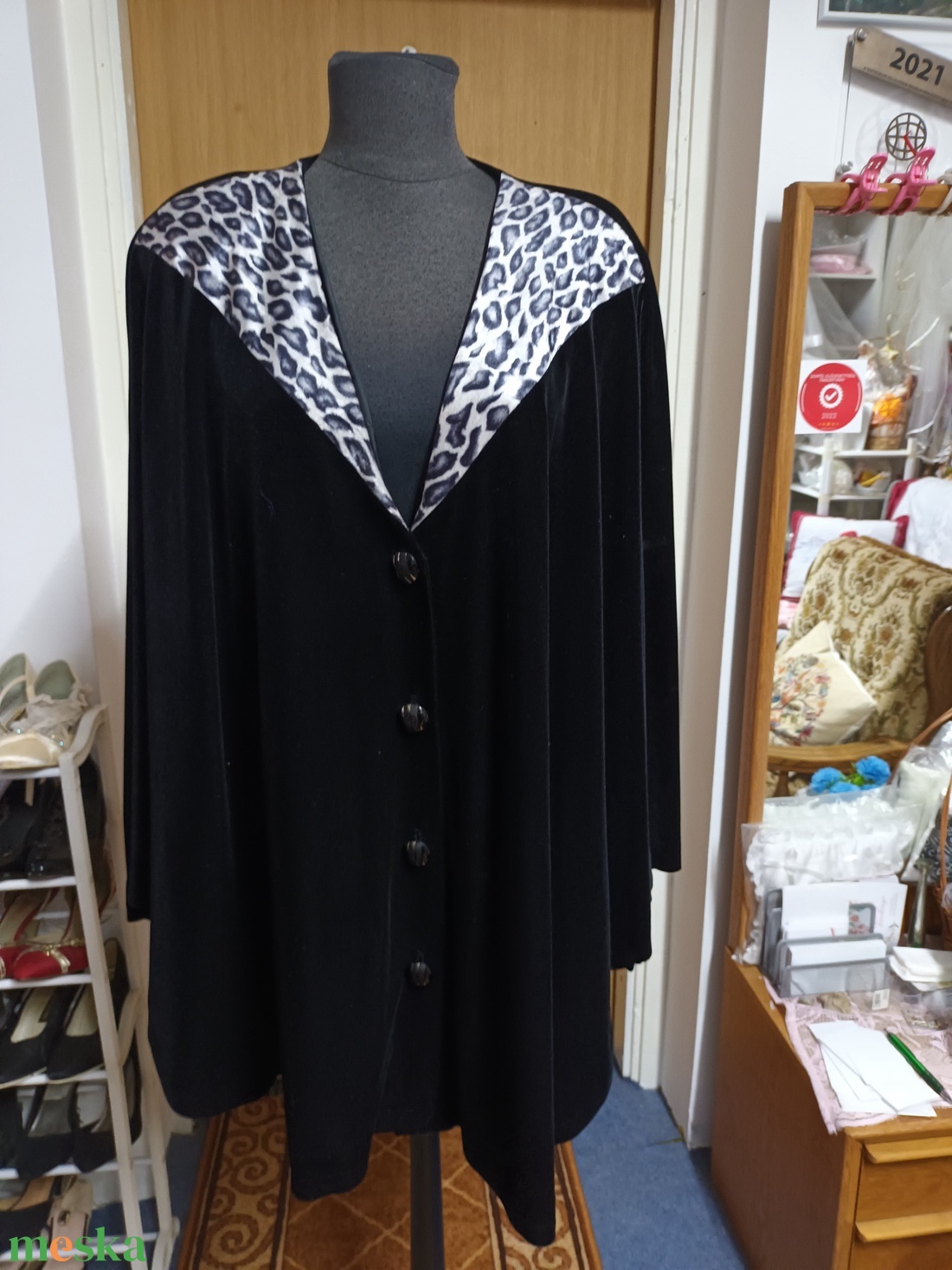 Elegáns, fekete bársony pelerin - méret nélküli. - ruha & divat - női ruha - kabát - Meska.hu Elegáns, fekete bársony pelerin - méret nélküli. - ruha & divat - női ruha - kabát - Meska.hu