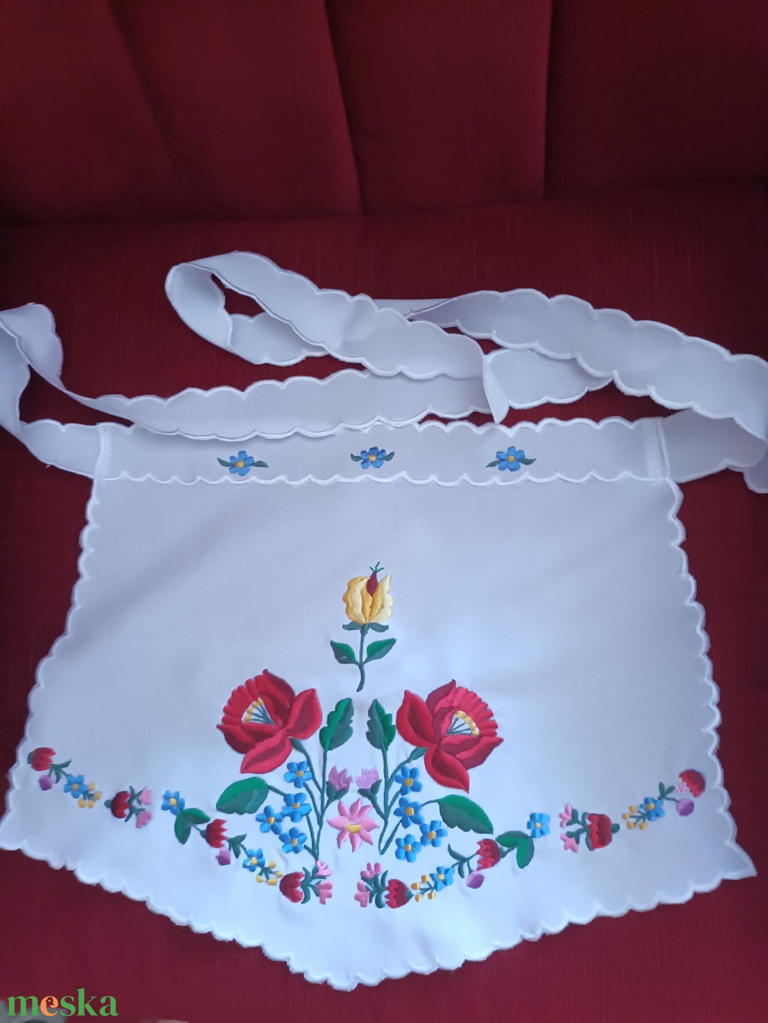 Kalocsai himzett kötények eladóak. - otthon & életmód - konyhafelszerelés, tálalás - konyhai textil - kötény - Meska.hu Kalocsai himzett kötények eladóak. - otthon & életmód - konyhafelszerelés, tálalás - konyhai textil - kötény - Meska.hu