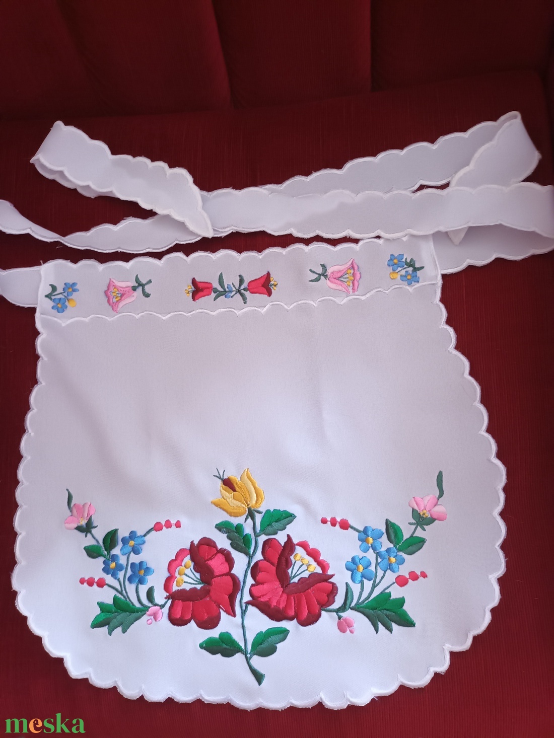 Kalocsai himzett kötények eladóak. - otthon & életmód - konyhafelszerelés, tálalás - konyhai textil - kötény - Meska.hu Kalocsai himzett kötények eladóak. - otthon & életmód - konyhafelszerelés, tálalás - konyhai textil - kötény - Meska.hu