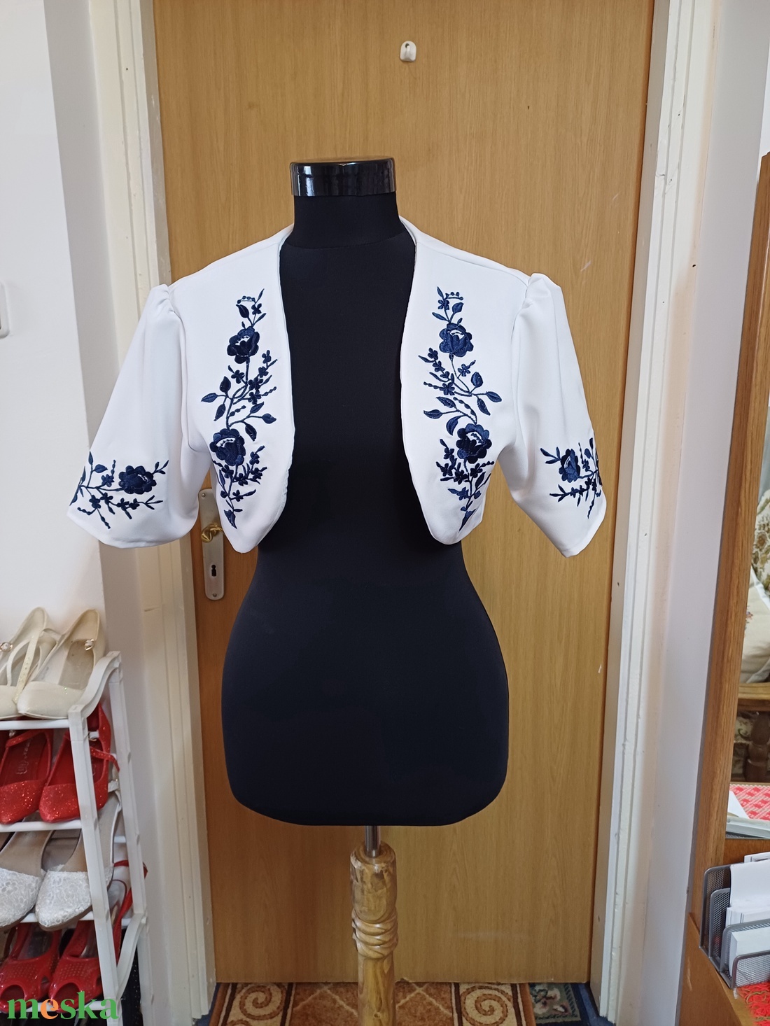 Kalocsai himzett boleró. - esküvő - kiegészítők - bolero és válltakaró - Meska.hu Kalocsai himzett boleró. - esküvő - kiegészítők - bolero és válltakaró - Meska.hu