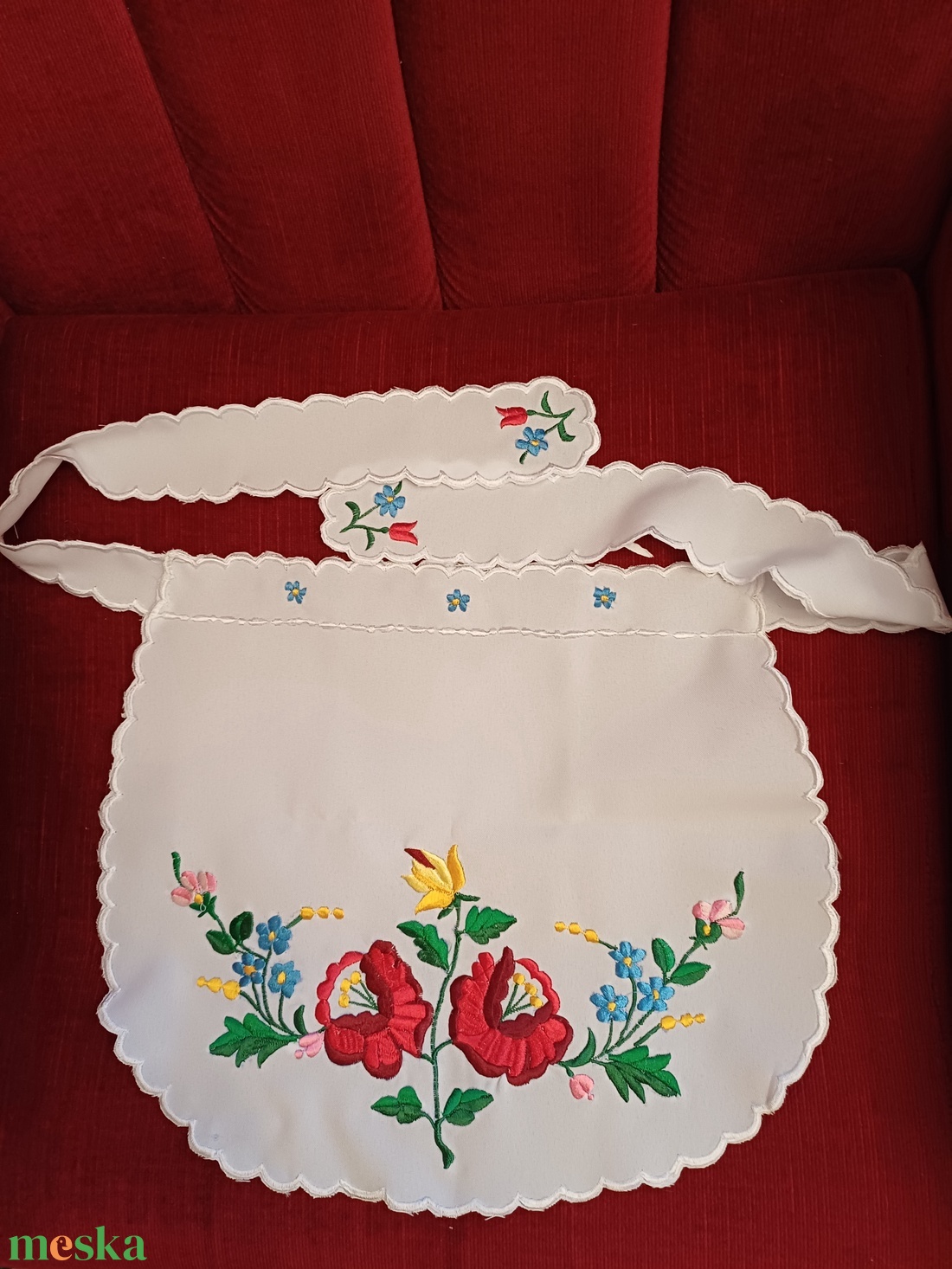 Kalocsai himzett kötények eladóak. - otthon & életmód - konyhafelszerelés, tálalás - konyhai textil - kötény - Meska.hu Kalocsai himzett kötények eladóak. - otthon & életmód - konyhafelszerelés, tálalás - konyhai textil - kötény - Meska.hu
