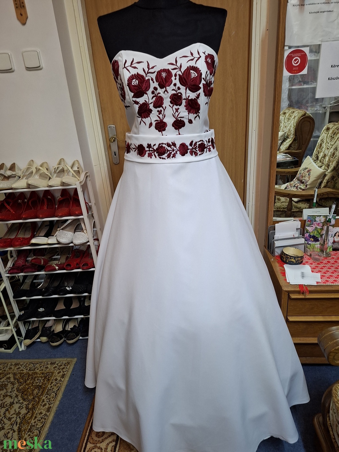 Menyasszonyi, báli, tánc, alkalmi ruha, kalocsai hímzéssel.  - esküvő - ruha - menyasszonyi ruha - Meska.hu
