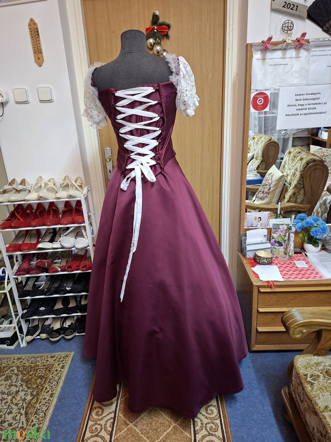 Menyecske, alkalmi, szalagavatós ruha, népművészeti, magyaros, hímzett. - ruha & divat - női ruha - alkalmi ruha & estélyi ruha - Meska.hu