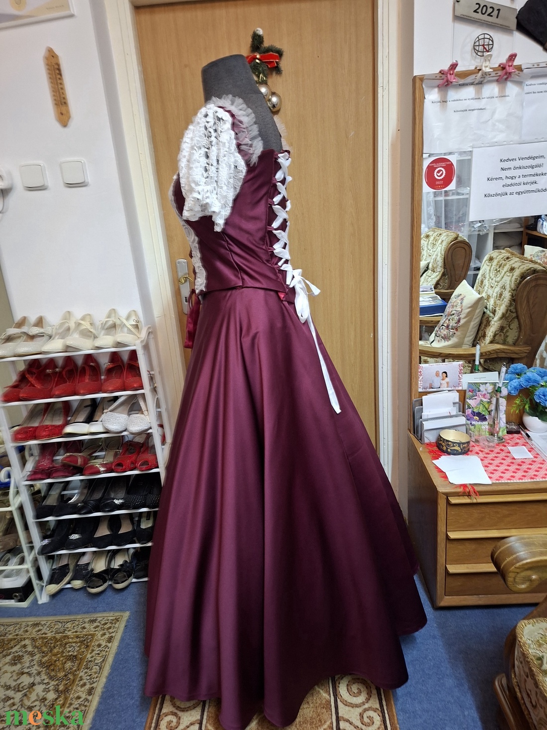 Menyecske, alkalmi, szalagavatós ruha, népművészeti, magyaros, hímzett. - ruha & divat - női ruha - alkalmi ruha & estélyi ruha - Meska.hu