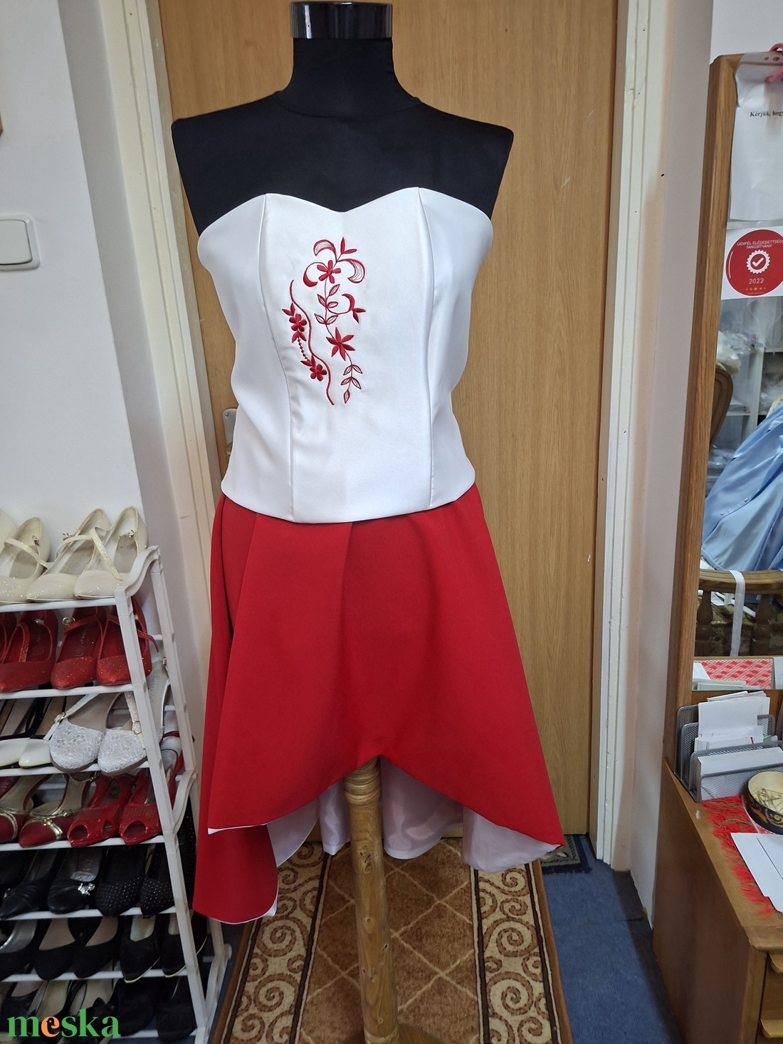 Piros - fehér, pirossal himzett menyecske, alkalmi, tánc ruha. - esküvő - ruha - koszorúslány ruha - Meska.hu