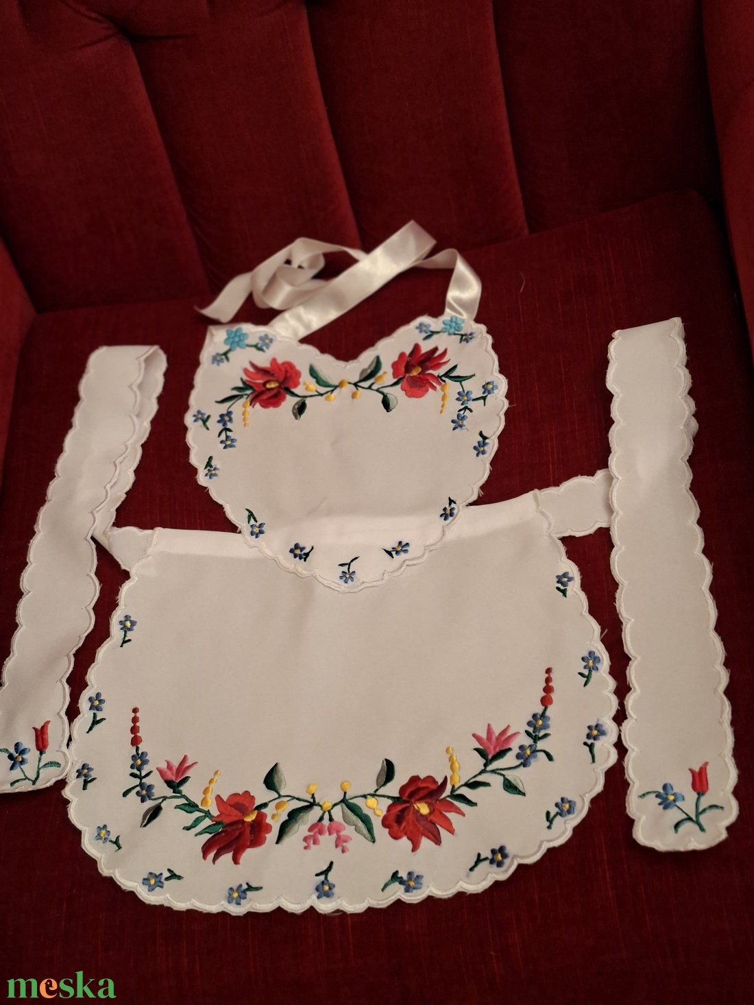 Kalocsai himzett kötények eladóak.  - otthon & életmód - konyhafelszerelés, tálalás - konyhai textil - kötény - Meska.hu