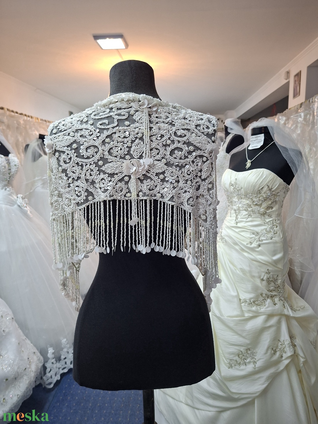 Boleró, fehér, gyöngy himzéssel.  - esküvő - kiegészítők - bolero és válltakaró - Meska.hu