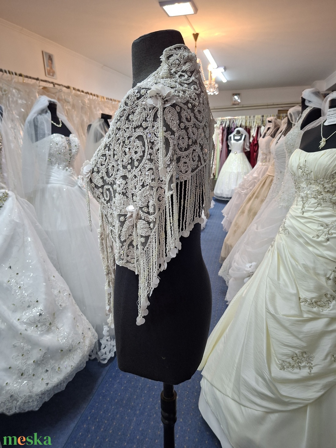 Boleró, fehér, gyöngy himzéssel.  - esküvő - kiegészítők - bolero és válltakaró - Meska.hu