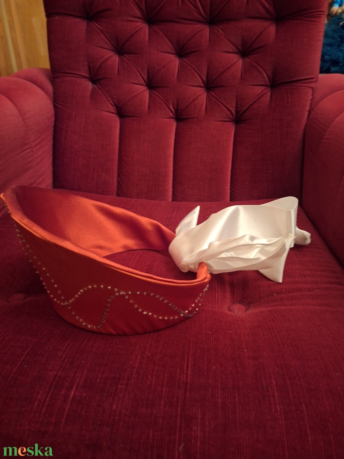 Elegáns különleges párta, gyöngyökkel - ruha & divat - sál, sapka, kendő - kalap - Meska.hu