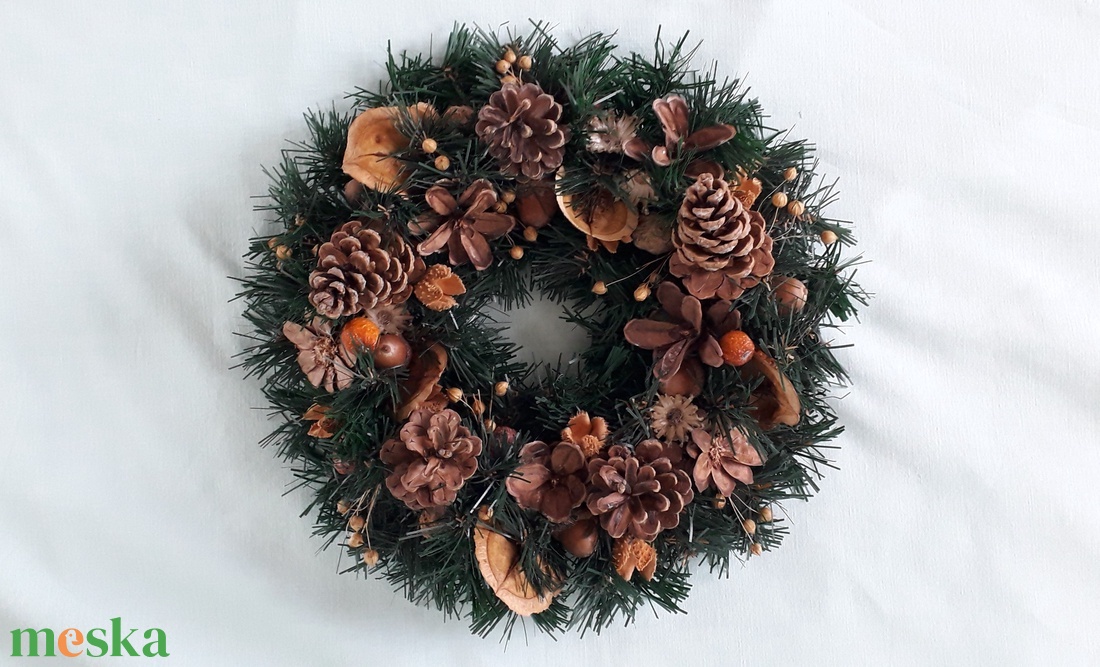 Természetes anyagok felhasználásával készült karácsonyi kopogtató - karácsony - karácsonyi lakásdekoráció - karácsonyi ajtódíszek - Meska.hu