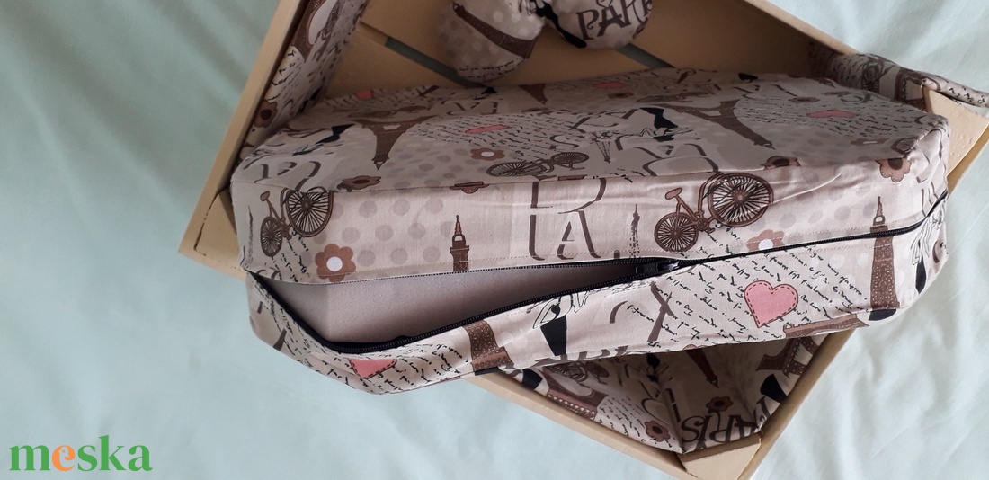 Kutya fekhely - kistestű kutyának - otthon & életmód - kisállatoknak - kutyáknak - kutya fekhelyek, házak - Meska.hu