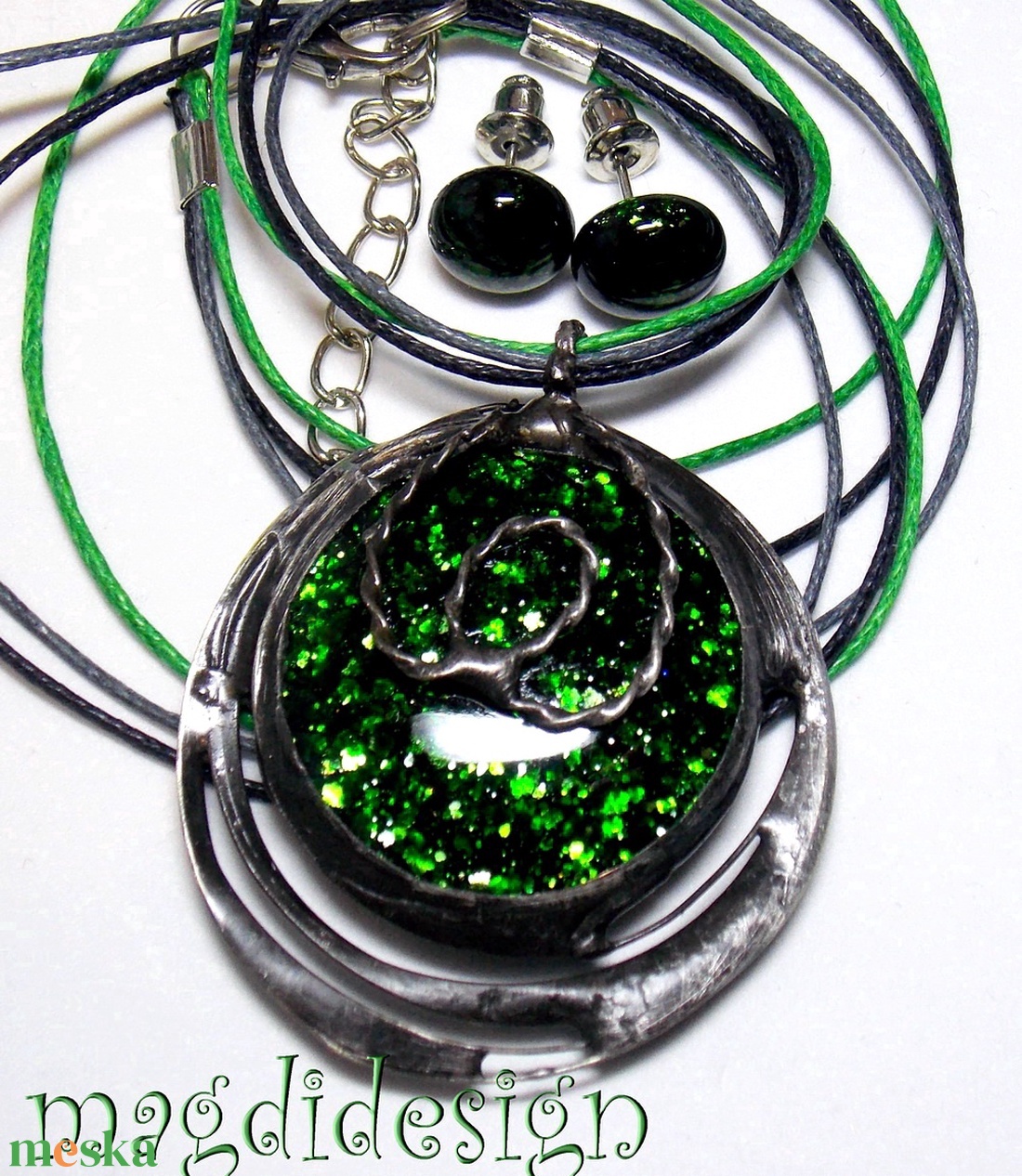 Szikrázó zöld bolygó üvegékszer szett, nyaklánc, fülbevaló - ékszer - ékszerszett - Meska.hu