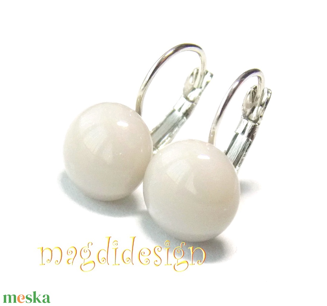 Beige üvegékszer kapcsos fülbevaló - ékszer - fülbevaló - lógó fülbevaló - Meska.hu Beige üvegékszer kapcsos fülbevaló - ékszer - fülbevaló - lógó fülbevaló - Meska.hu