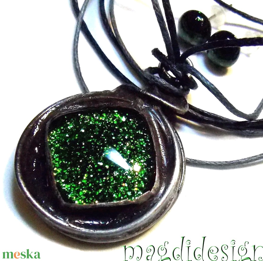 Zöld fényjáték üvegékszer szett, nyaklánc, fülbevaló - ékszer - ékszerszett - Meska.hu