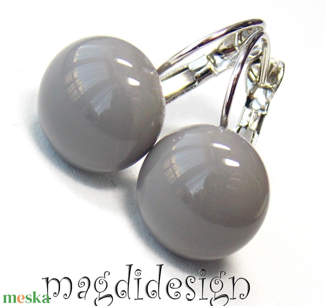 AKCIÓ!! Középszürke üvegékszer kapcsos fülbevaló - ékszer - fülbevaló - lógó fülbevaló - Meska.hu