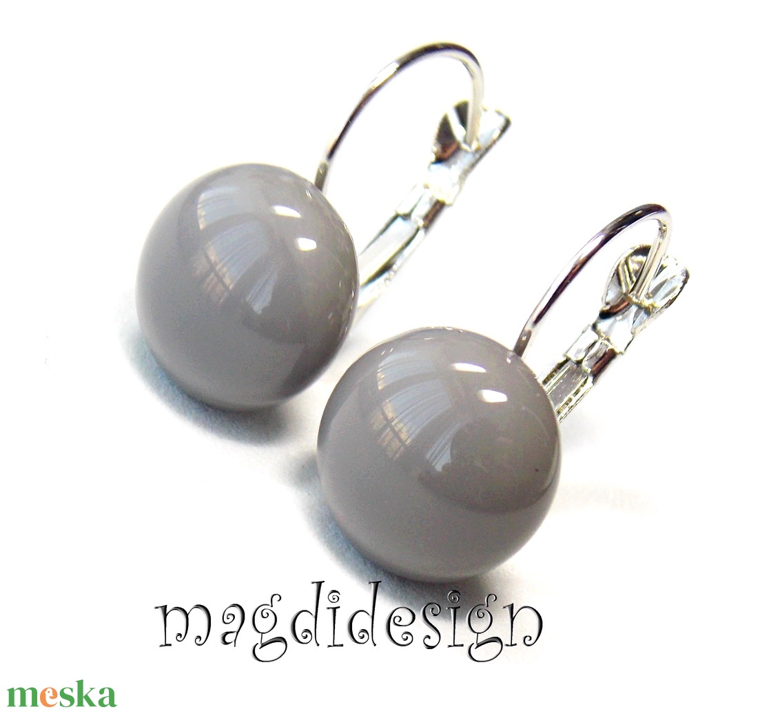 AKCIÓ!! Középszürke üvegékszer kapcsos fülbevaló - ékszer - fülbevaló - lógó fülbevaló - Meska.hu