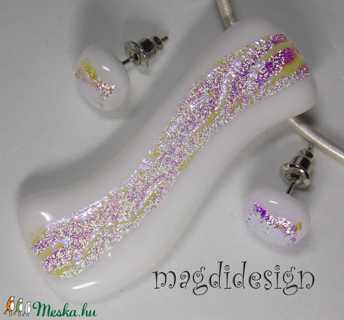 Akció!! Fehér-arany dichroic hullámzás üvegékszer szett nyaklánc, stiftes fülbevaló - - Meska.hu Akció!! Fehér-arany dichroic hullámzás üvegékszer szett nyaklánc, stiftes fülbevaló - - Meska.hu