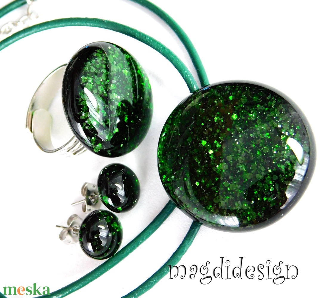 EREDETI Zöld aventurin csillogás üvegékszer szett, nyaklánc, gyűrű, stiftes fülbevaló - ékszer - ékszerszett - Meska.hu